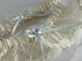 Vintage Light Ivory Garter Set